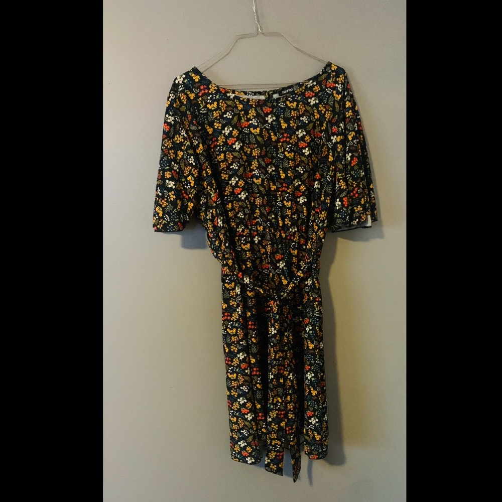 Boohoo dress size 14